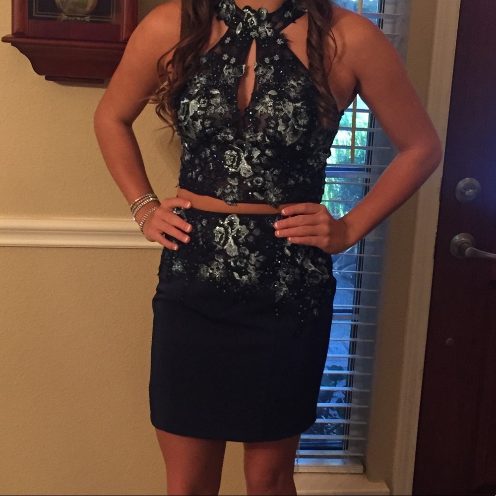 Cocktail/prom dress. Barely worn!